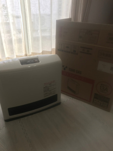 【新品】ガスファンヒーター
