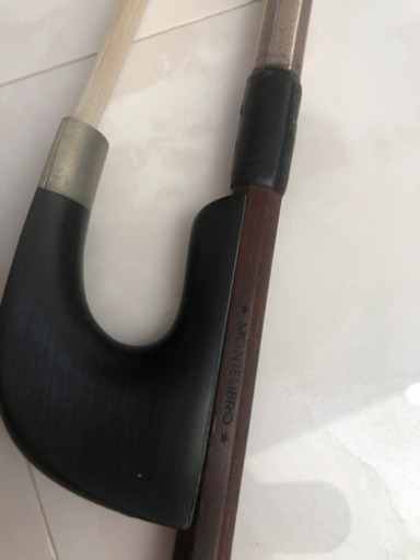 コントラバス 弓