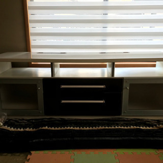 テレビボードの画像