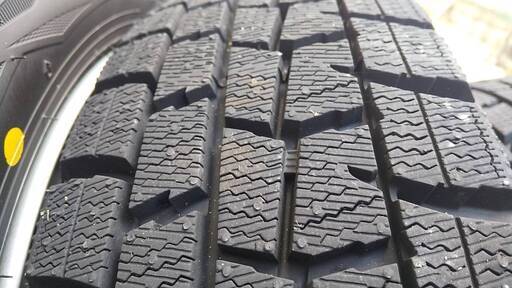 スタッドレスタイヤ4本 155/65R14 ワゴンRにて1シーズンのみ使用 鉄ホイール付 8～9分山！