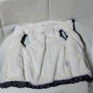 ★中古品★　ベビー・子供服　モコモコであたたかいベスト　（90）の画像