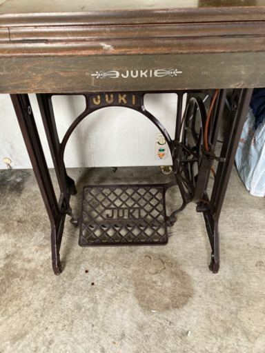 アンティーク家具　ミシン台