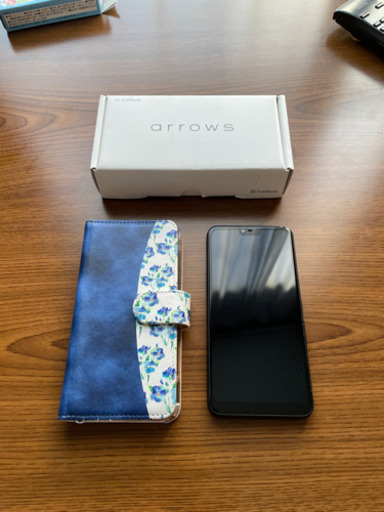 arrows U ブラック　32GB SoftBank手帳型ケース付き