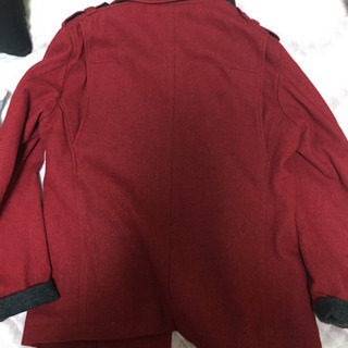 赤　コートの画像
