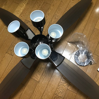 オシャレなブラック★シーリングファン　※近場はお届けします