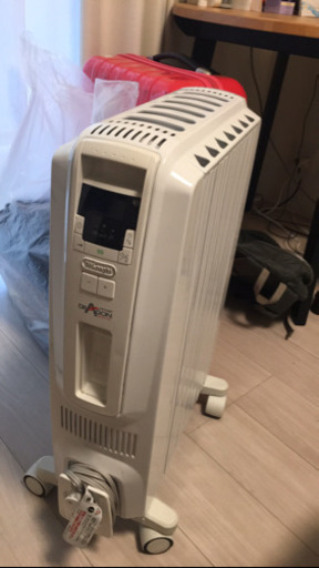 デロンギ　オイルヒーター　TDD0712W