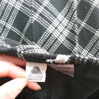 チェック柄スカートの画像