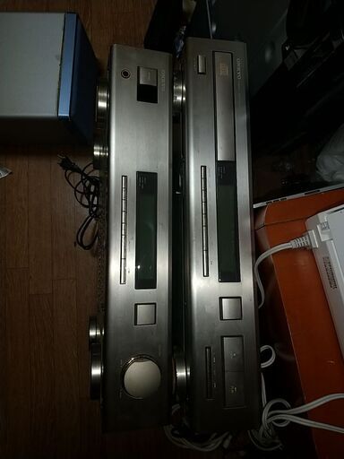 オンキョーアンプR-100.CDプレーヤーC-100　ジャンク品