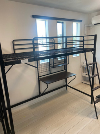 ニトリ　ロフトベッド　２つあります。