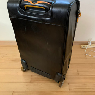 innovator 革調の　スーツケースの画像