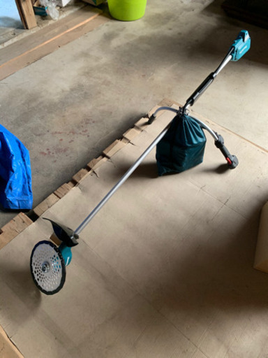 マキタ　電動刈り払い機