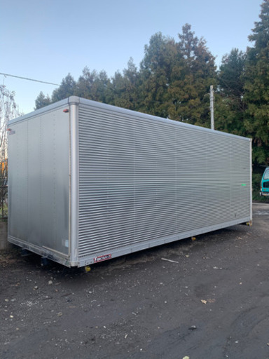 コンテナ　ガレージ　物置に