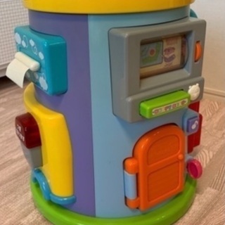 コンビ知育体験　わくわくいたずらタワーの画像