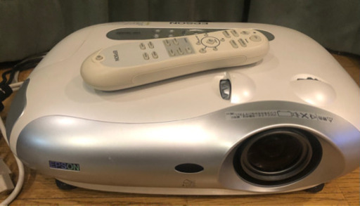 EPSON プロジェクター　EMP-TW200H