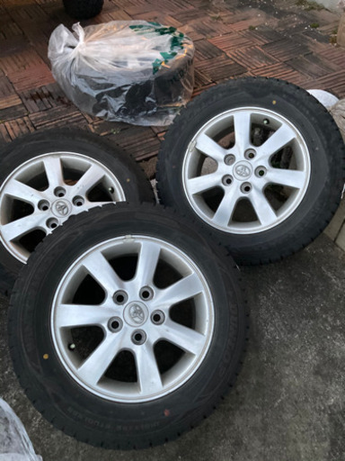 スタッドレスタイヤ　ダンロップ