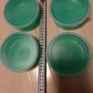 タッパーroyal ware 4個まとめて400円の画像