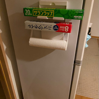 白色の冷蔵庫の画像