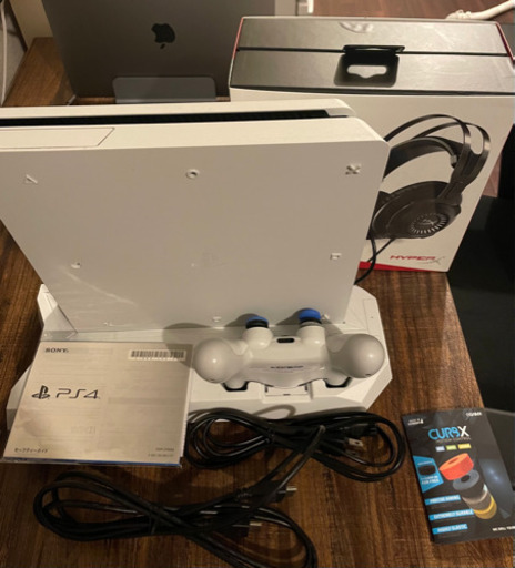 新型ps4  chu-2100A 500GB ヘッドホンセット