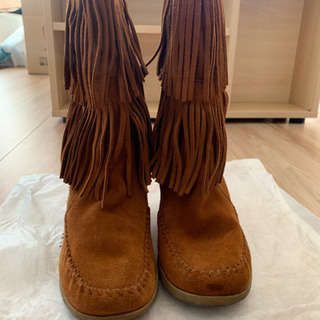 ミンネトンカ　Minnetonka ブーツの画像