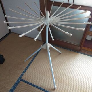 取引予定者決定!折りたたみ可の洗濯物干し　丸型