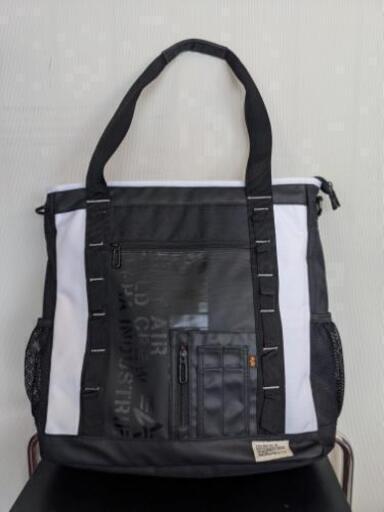 ALPHA INDUSTRIESのトートバッグ