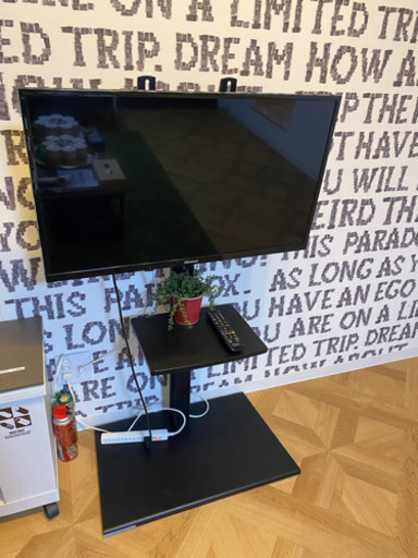 【大阪】32型テレビ　テレビ台付き