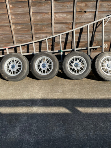 スタッドレスタイヤ　185/70R14