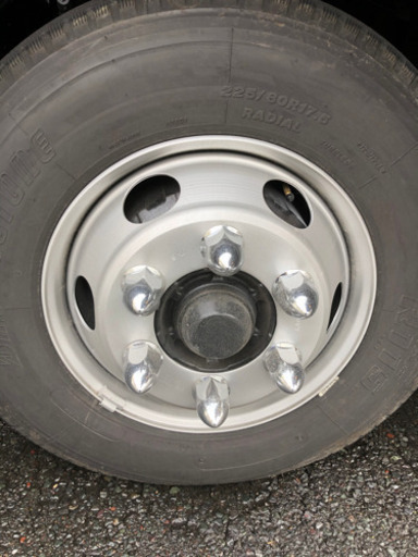 トラックのホイール　新車外し