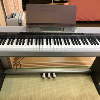電子ピアノ