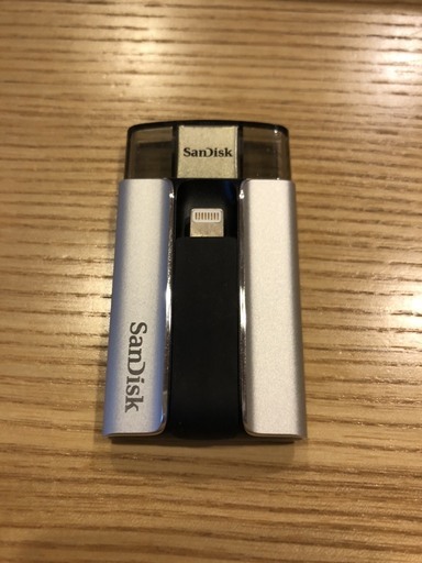 SanDisk iXpand フラッシュドライブ 64GB 大容量ファイル対応（Softbank純正品）