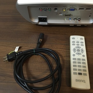 BenQ フルHDプロジェクター　w1060の画像