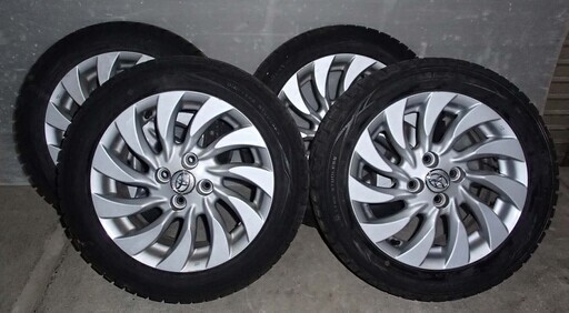 トヨタbB純正ホイール／スタッドレスタイヤ 15インチ 中古4本セット