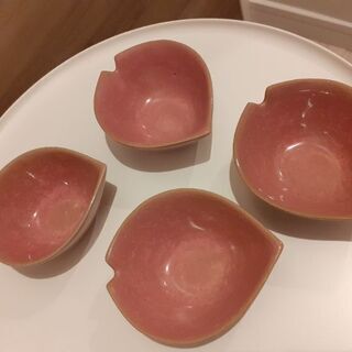 桜の花びらの小さな器セット　350円