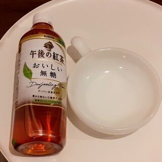 ミルクガラス器　450円の画像