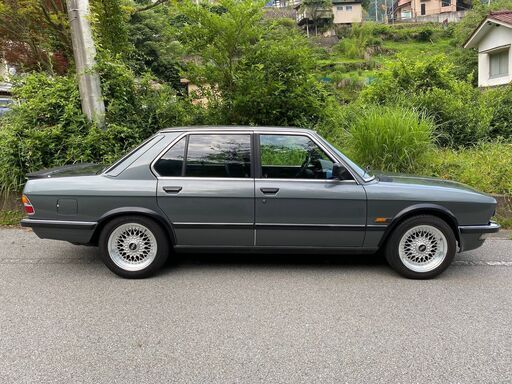 BMW E28 520i 1988年式最終モデル (けいくん) 京王永山の5シリーズの 