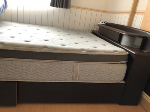 ニトリ　ベッドフレーム　マットレス　ダブルサイズ