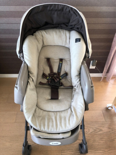 【取引中】コンビ　ハイローチェア　ネムリラ　AUTO SWING BEDi