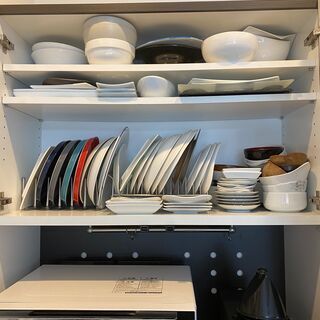 【無料：中古】食器棚の画像