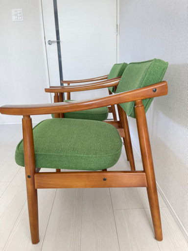 カリモク60 Dチェア タープグリーン　中古品２個セット