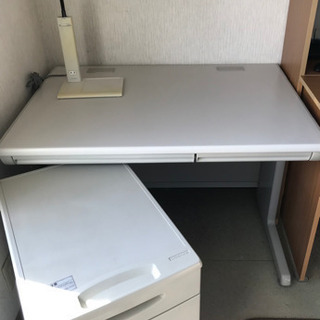 【値下げ】okamuraデスク&引出し&ライト おまけに椅子