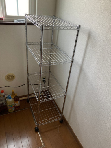 スチールラック　35x60x110くらい　キャスター付き