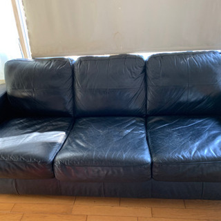 IKEA 革3人掛けソファ　黒の画像