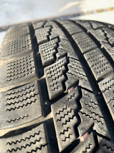 215/65R16スタッドレスタイヤ