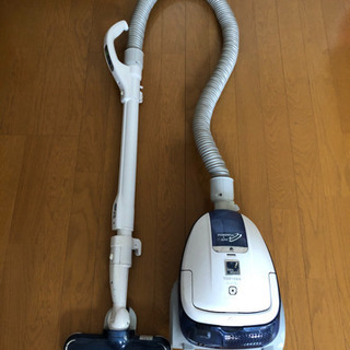 東芝クリーナー　掃除機　VC-P77E5(KB)