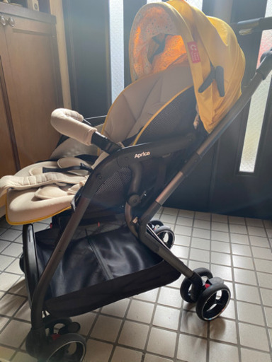 【取引中】アップリカベビーカー　オプティア（中古品）