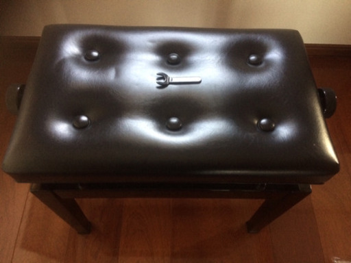 ピアノ  イス、カバー、インシュレーター セット