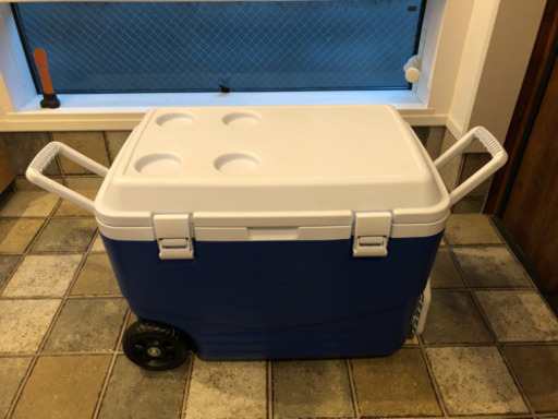 美品　クーラーボックス60Ｌ