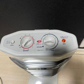 ハロゲンヒーター首自由に調整付き　定価49350円❣️の画像