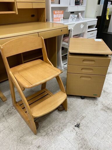 【愛品館 江戸川店】コイズミ　学習机　ID:154-008277-007　配送可　代引き配送可（代引きの場合は現金のみのお取り扱になります）