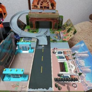 トミカ　カーズ　駐車場　の画像